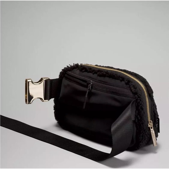 🆕 NWT Lululemon Fleece Everywhere Belt Bag Black - Picture 5 of 10